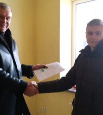 На Волині жителю громади вручили ключі від квартири