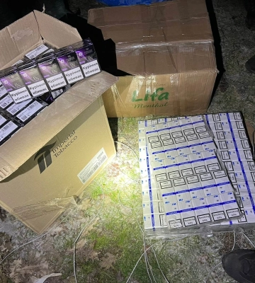 На Закарпатті затримали контрабандистів на тракторі та «розвідників» у кукурудзі