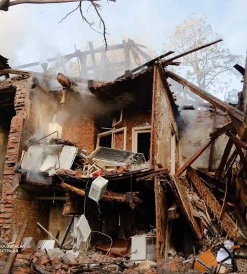 Внаслідок удару по Дніпру без житла залишилися власники близько 100 квартир: інформація від ОВА