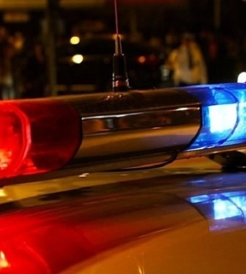 Патрульні відволіклися на хвилину — п'яний одесит викрав службове авто і розбив його