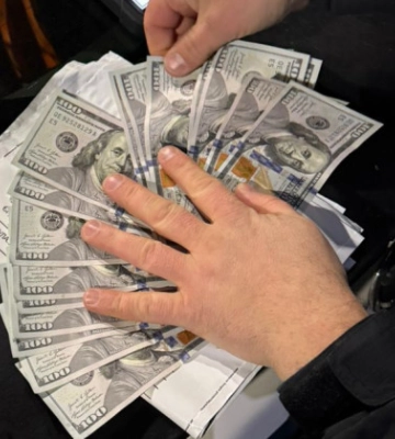 В Одесской области будут судить правоохранителей, которые за 2000 долларов обещали не везти в ТЦК