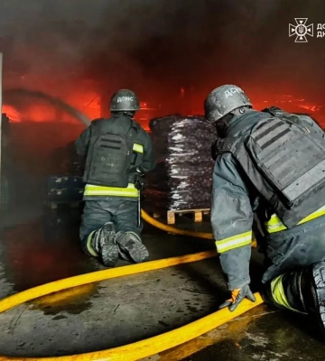 Ще один удар по Дніпровському району: війська РФ атакували логістичну компанію
