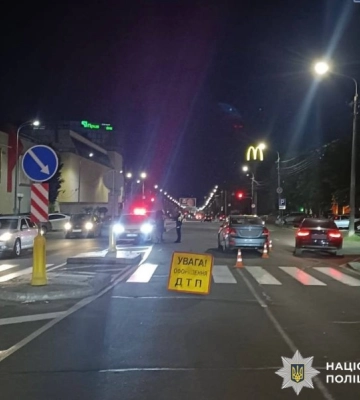 У Вінниці молода водійка за кермом легковика скоїла наїзд на молоду пішохідку