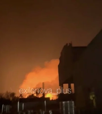 В оккупированном Луганске прогремели взрывы, сообщается об атаке на местную нефтебазу
