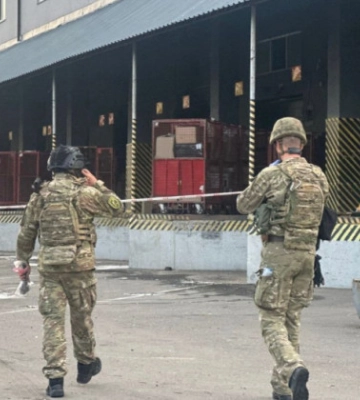 В Киеве произошел взрыв в почтовом терминале: есть погибший и раненые