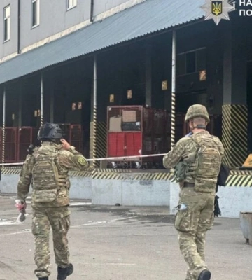 Вибух на поштовому терміналі в Оболонському районі: загинув чоловік, двоє поранені