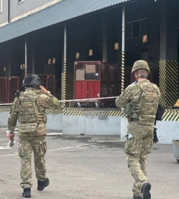 В Киеве в почтовом терминале взорвалась посылка: есть погибший и раненые