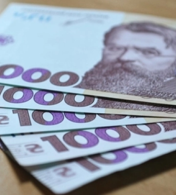 Зросли зарплати: скільки заробляють працівники на Волині