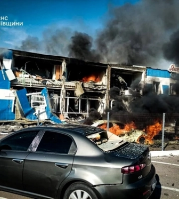 На Київщині росія атакувала завод «Яготинське для дітей»: є загиблі та постраждалі  