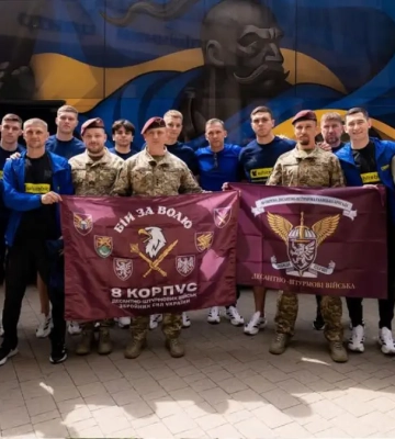 Дебютант сборной Украины по футболу отметился трогательным поступком в отношении военного