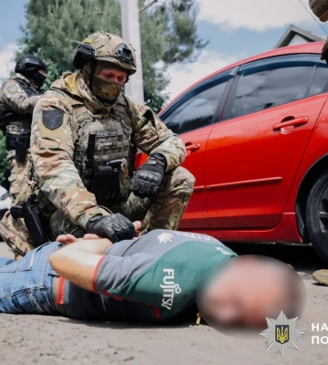 Влаштовували втечу військових у СЗЧ і чекали на прихід "руського міра" - в Україні затримали злочинну групу