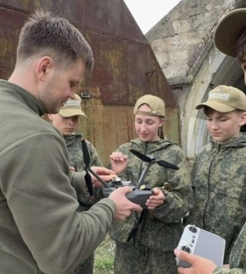 "Жовта Стрічка": дітей з окупованої Донеччини вивезли на Сахалін для військової підготовки