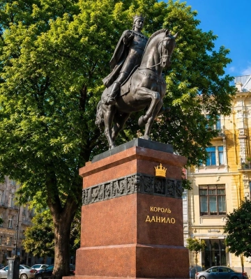 У Львові планують перейменувати університет і аеропорт