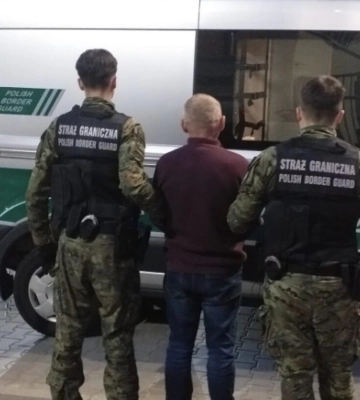 Українця, який виловив сома у Варшаві, депортували