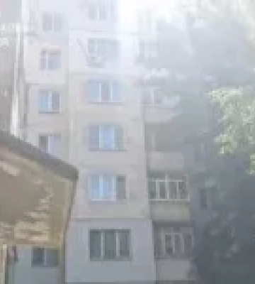 У Херсоні дрон влучив у багатоповерховий будинок