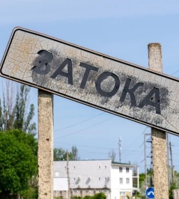 Порожні пляжі та зруйновані бази: на що перетворилася курортна Затока