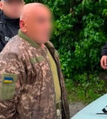 Убил женщину и сослуживца, ещё одного тяжело ранил — военнослужащему на Киевщине сообщили о подозрении