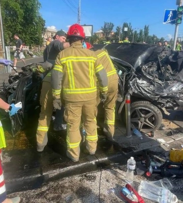 В Киеве водитель влетел на скорости в подземный переход: пишут о 4 погибших, – соцсети