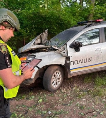Російський дрон поцілив в поліцейське авто на Харківщині