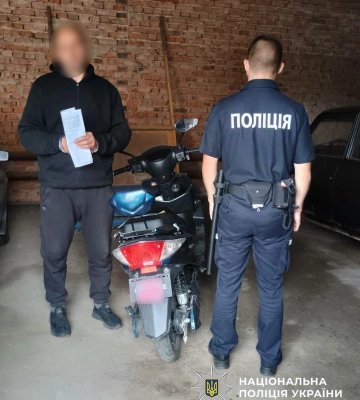 На Черкащині поліцейські затримали злодюгу, який на вулиці побив та пограбував жінку