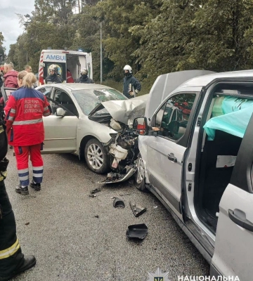 Поліція Київщини встановлює обставини загибелі двох людей внаслідок ДТП у Бучанському районі