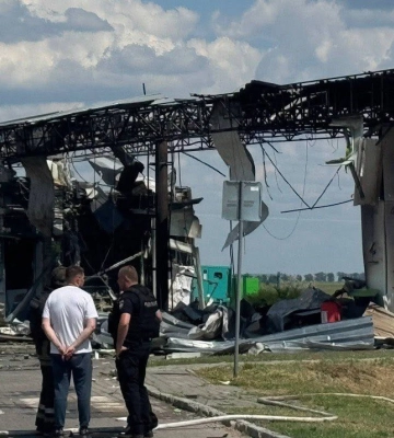 Російський дрон атакував АЗС на Херсонщині: двоє людей загинули, ще дев’ять поранені
