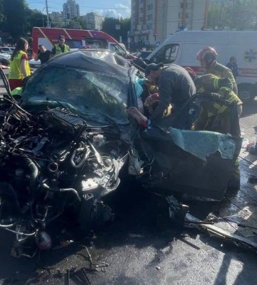 У Києві Mercedes влетів у натовп: четверо загиблих (ВІДЕО)