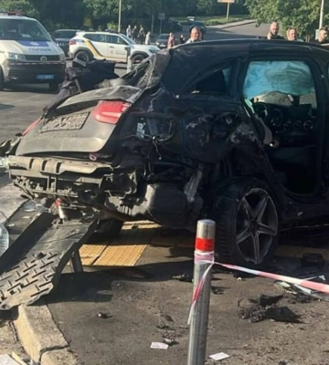 Водія, який в’їхав у підземний перехід у Києві, затримали та взяли під конвой