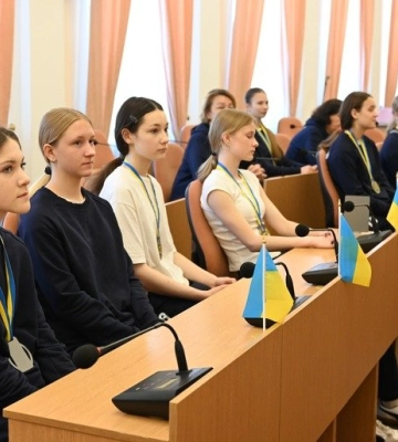 Срібних призерок чемпіонату України з волейболу відзначили у Полтаві