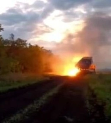 Российская ракета вражеской РСЗО "Солнцепек" загорелась во время запуска, а оккупанты сразу бросились бежать