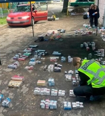 В Киеве поймали «ночных» грабителей ларька с табачными изделиями — двое мужчин похитили товар на сумму 300 тысяч гривен