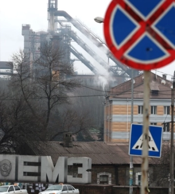 Удар по автобусу в окупованому Єнакієвому на Донеччині: «Донбас. Реалії» з’ясували, що відомо