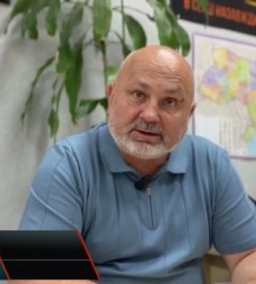 «Тут дороги вже немає»: жителі закарпатського села б’ють на сполох через 11 кілометрів суцільних ям (відео)