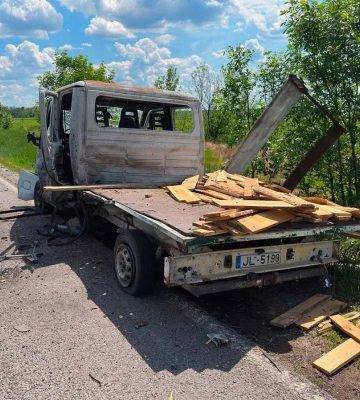 Вантажівка «Салтівського м’ясокомбінату» потрапила під удар: водій госпіталізований