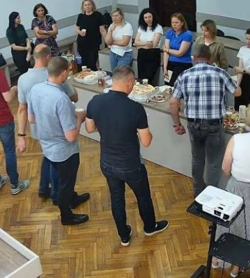 Дійсно прозора влада: у міськраді на Львівщині транслювали застілля працівників у YouTube, - ВІДЕО