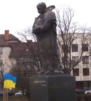 2000 байкерів піднялися на Тарасову гору: як мотофестиваль вшанував Кобзаря