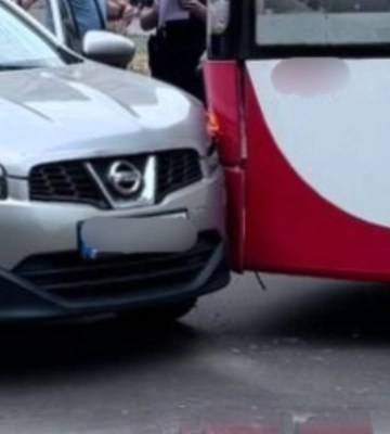 Nissan не надав перевагу в русі: у Луцьку сталася ДТП за участю тролейбуса