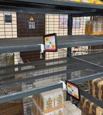 Жителі Криму та Севастополя почали скаржитися на нестачу продуктів