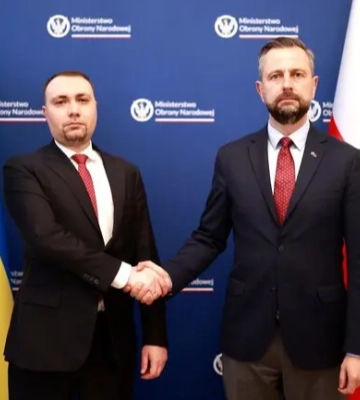 «Пам’ять про жертв Волині не підлягає переговорам»: різка заява міністра оборони Польщі після зустрічі з Будановим