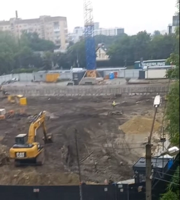 Захопив дорогу і тротуари забудовник ЖК «Nobl» на проспекті Чорновола у Львові (відео)