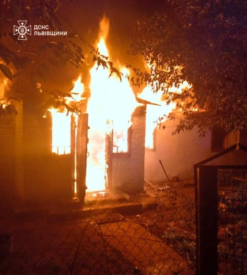 У Шептицькому районі вночі горів житловий будинок
