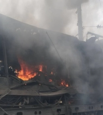 У Запоріжжі ворожий дрон влучив в електровоз Укрзалізниці