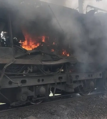 В Запорожье российский беспилотник попал в электровоз