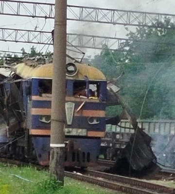 У Запоріжжі ворожий дрон влучив в електровоз Укрзалізниці
