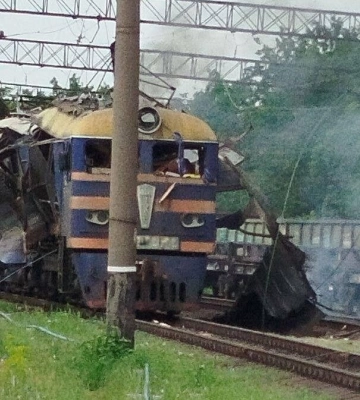 Россияне ударили по электровозу в Запорожье