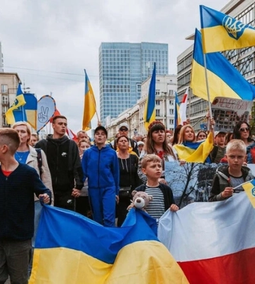 Українці масово залишають Польщу: куди вони переїжджають