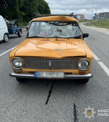 У селі на Львівщині 71-річний пішохід потрапив під легковик та до лікарні