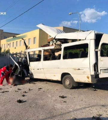Ворог атакував БпЛА передмістя Запоріжжя: загинув водій маршрутного мікроавтобуса, - ДСНС