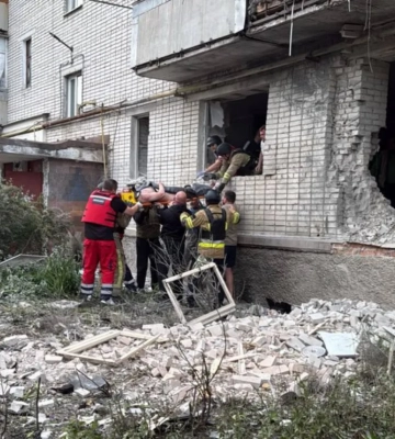 Взрывы в Конотопе: после атаки БпЛА половина города без света, под завалами ищут людей