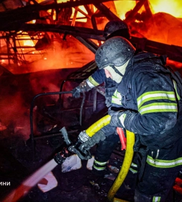 РФ атаковала Харьков: пожары и разрушения после ударов БПЛА. ФОТОРЕПОРТАЖ